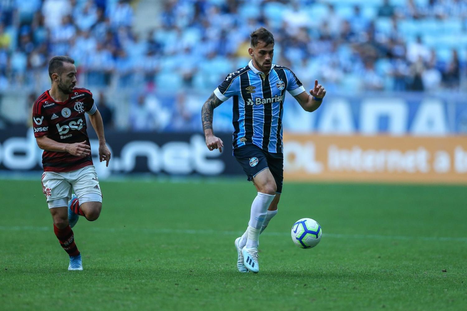 Felipe Vizeu volta após lesão e abre caminho para renovação: 